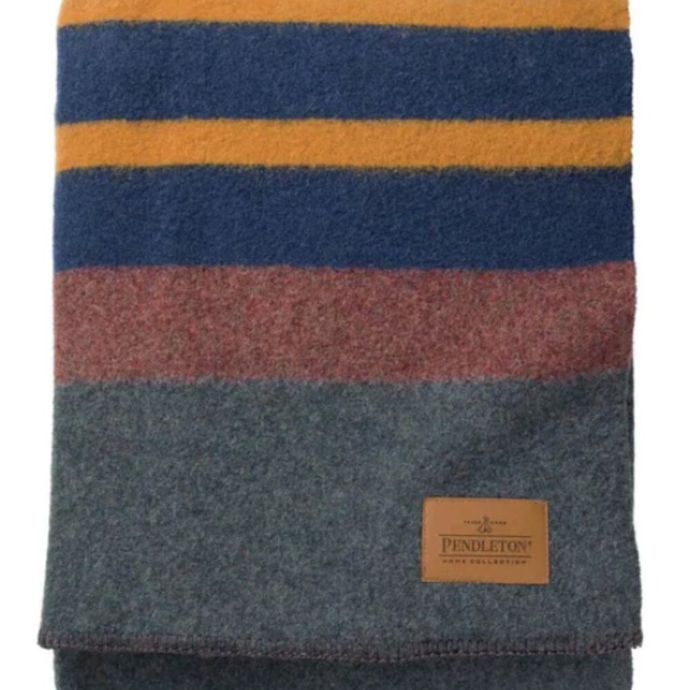 Pendleton Yakima Camp Lake Wool Blanket - Twin